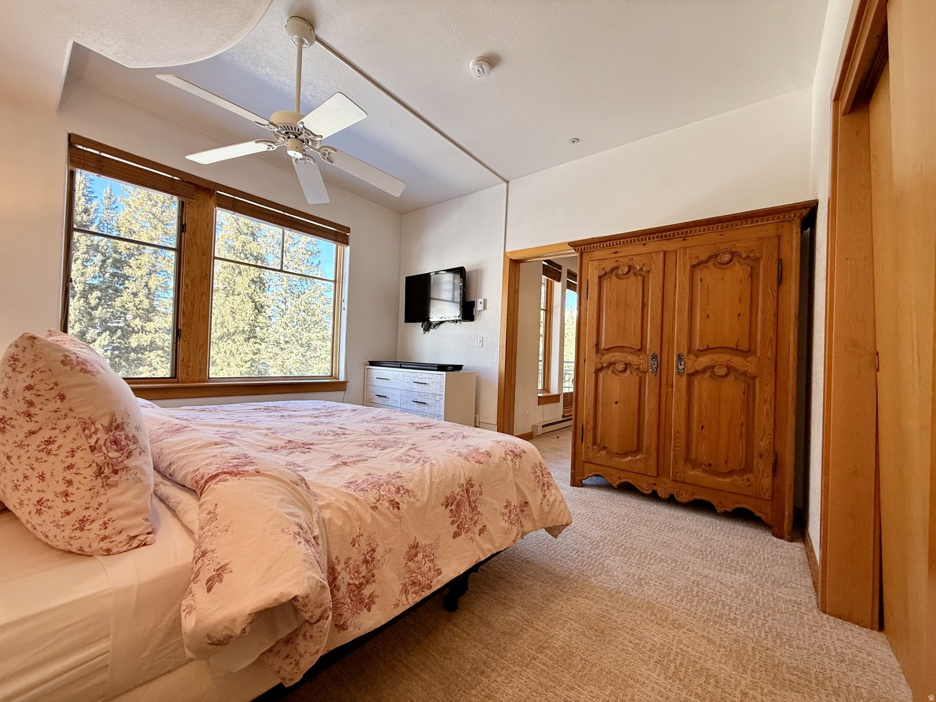 CREEKSIDE - Residential