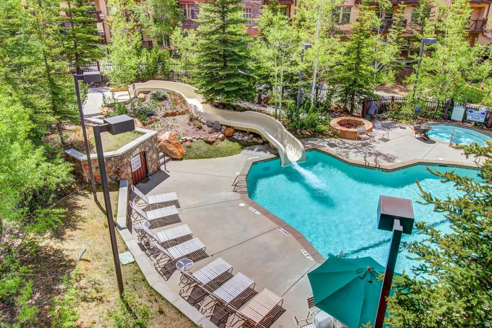 CREEKSIDE - Residential