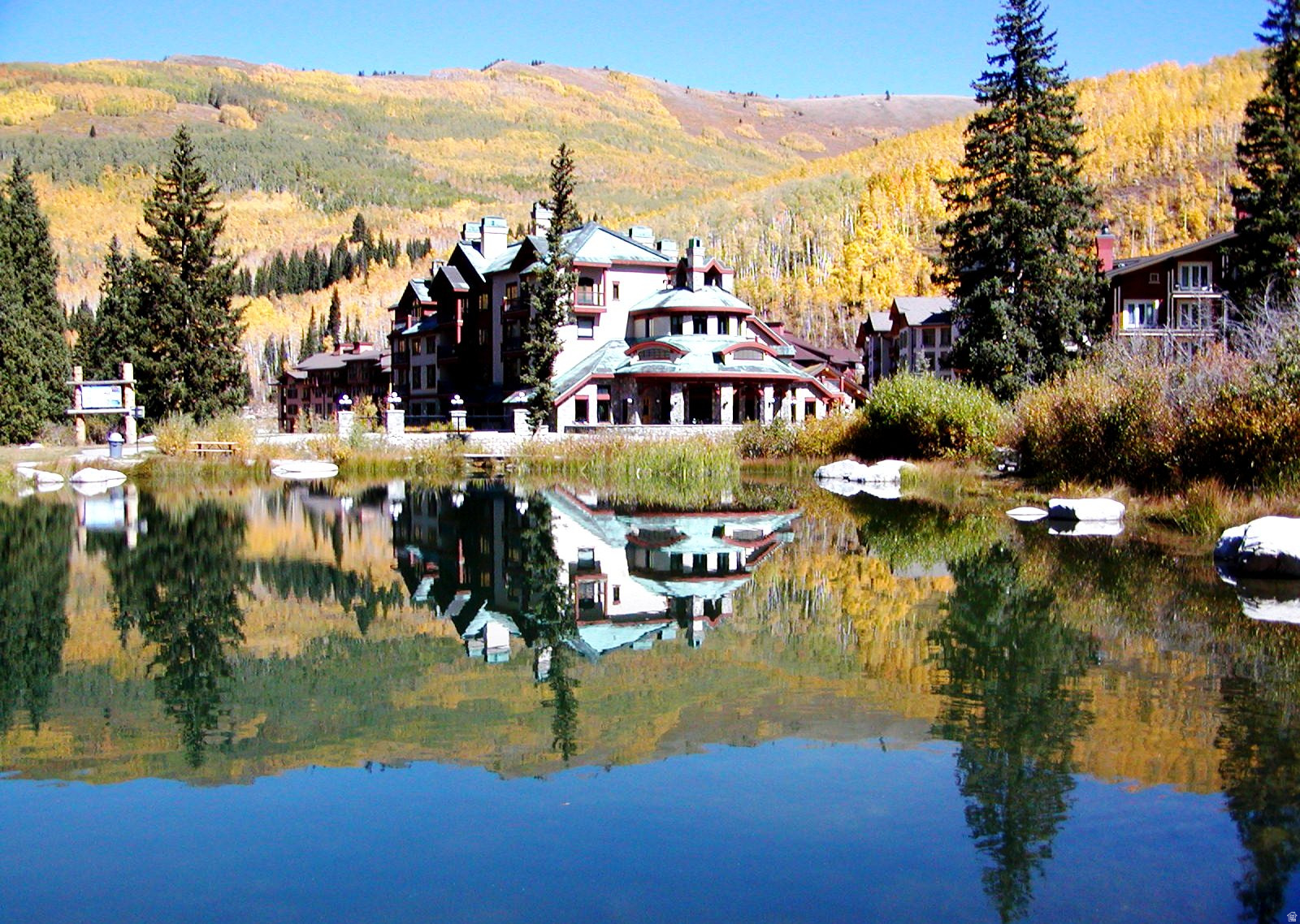 CREEKSIDE - Residential