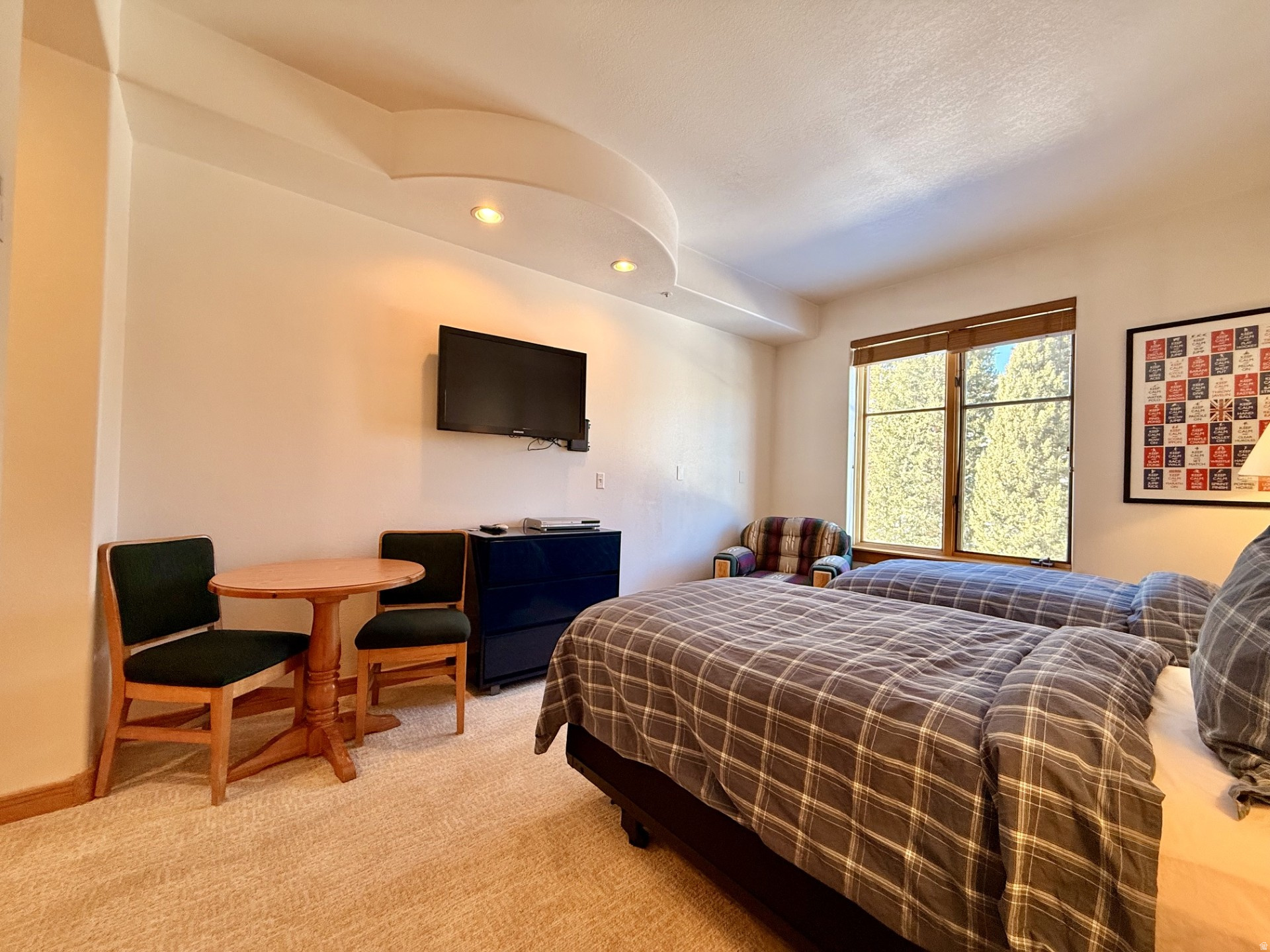 CREEKSIDE - Residential