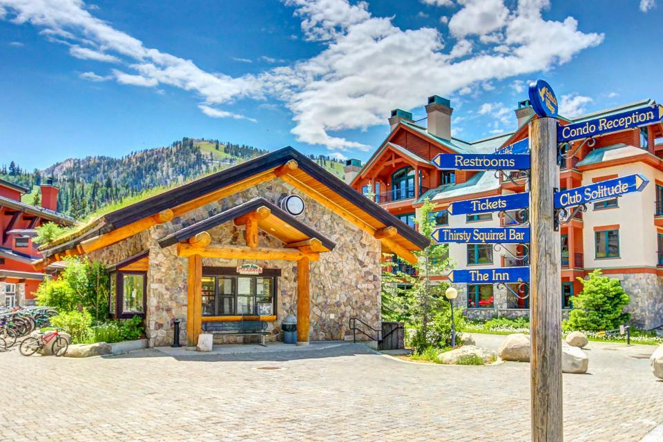 CREEKSIDE - Residential