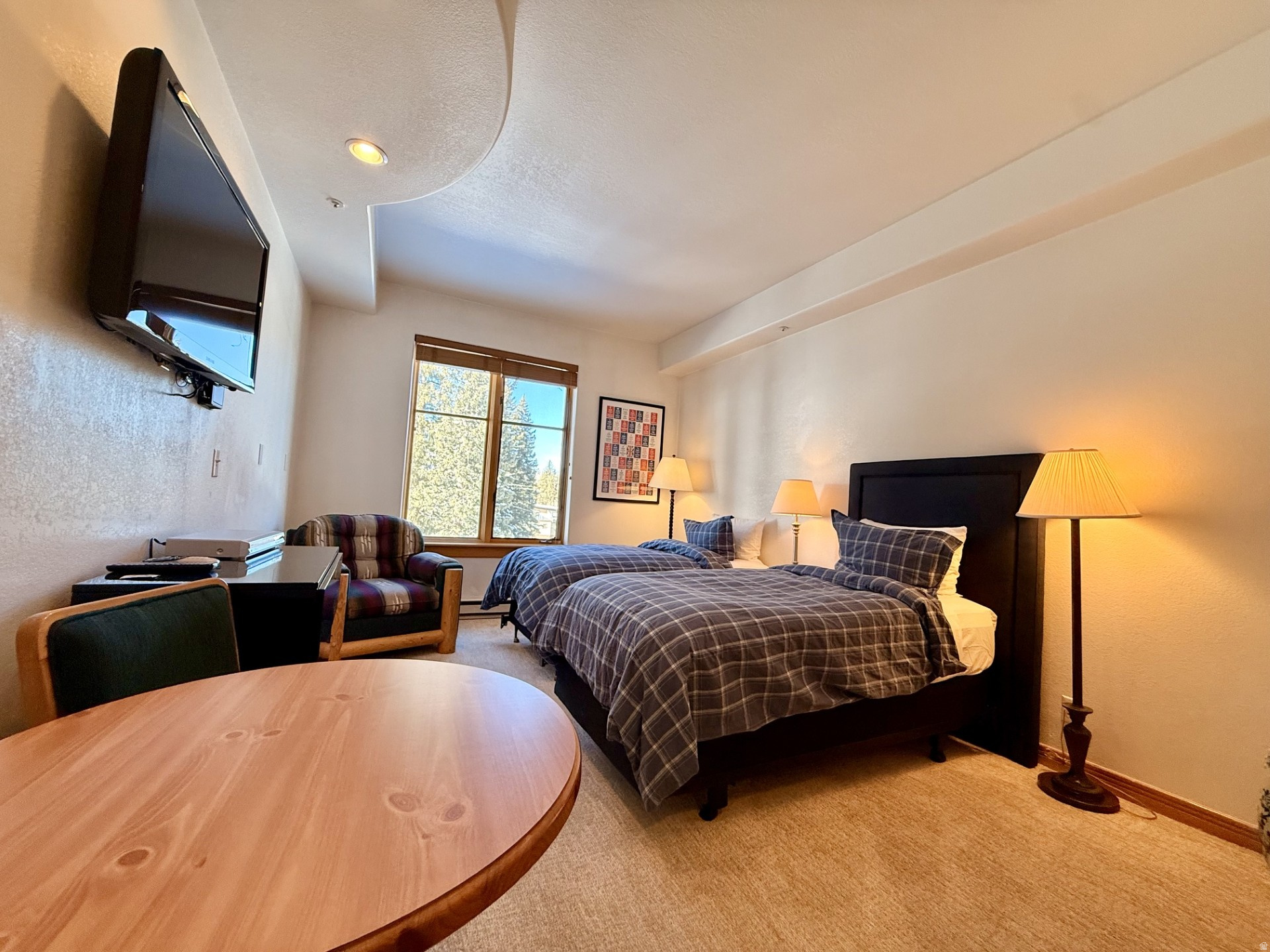 CREEKSIDE - Residential
