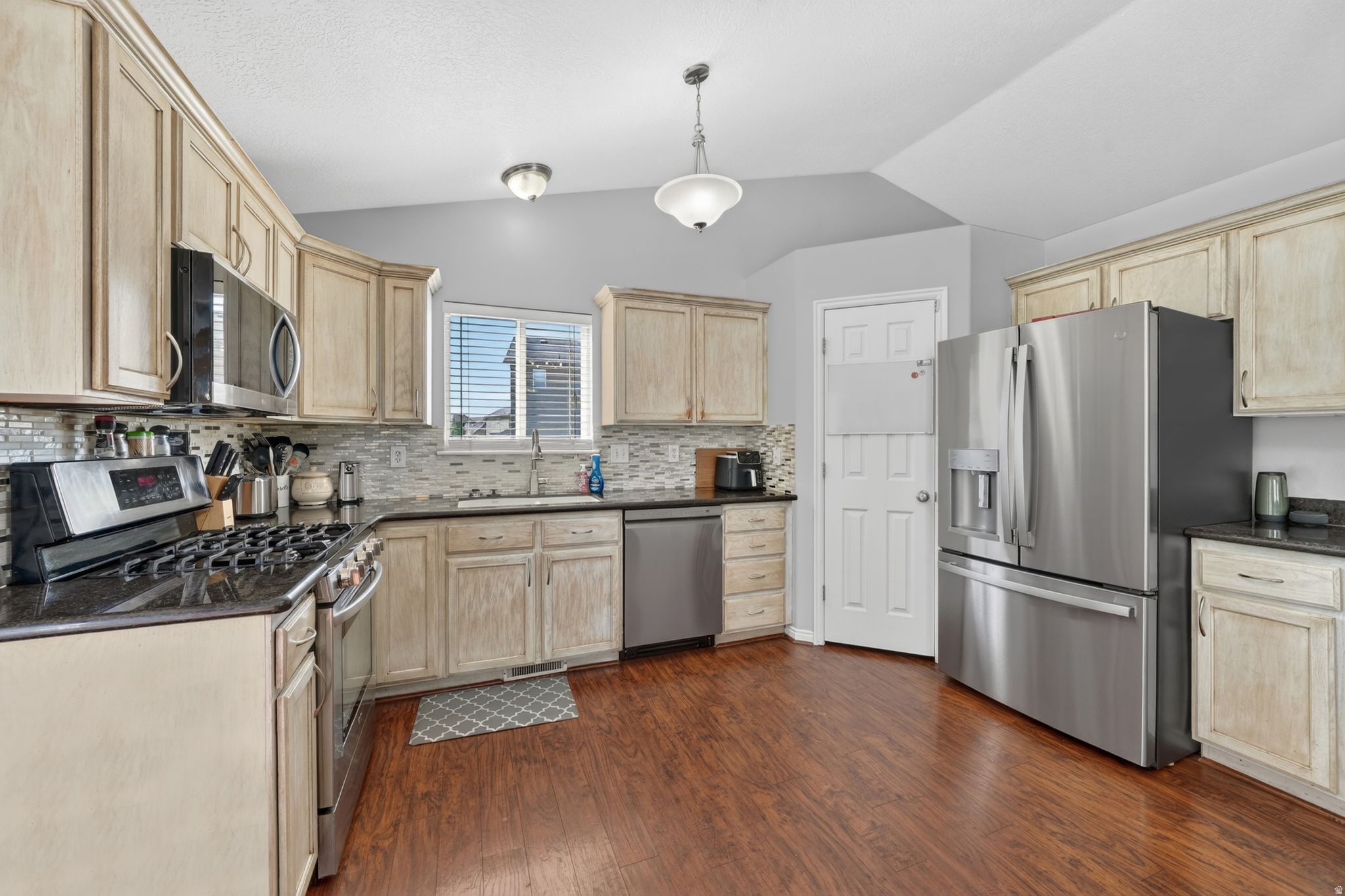 KAUFMAN AND BROAD AT PILGRIMS LANDING - Residential