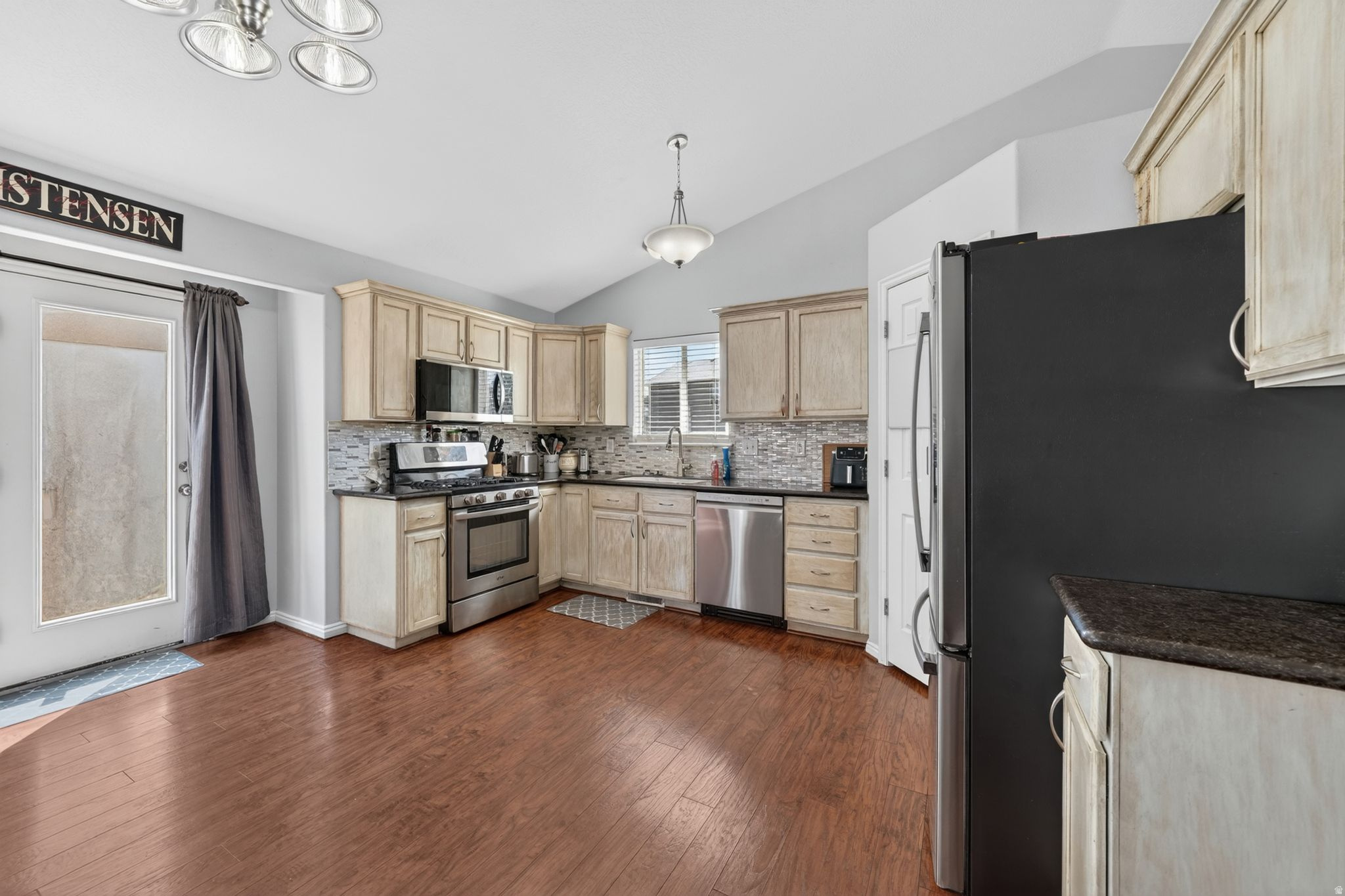 KAUFMAN AND BROAD AT PILGRIMS LANDING - Residential