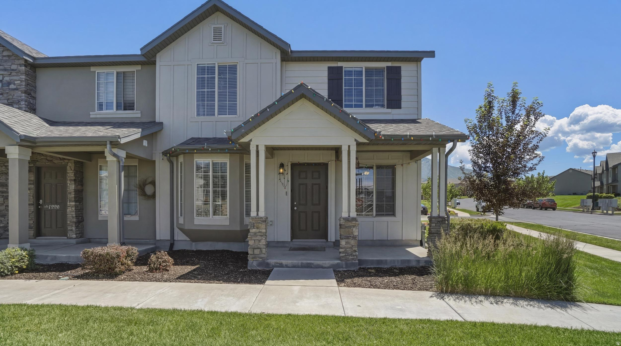 WHISPERING WILLOWS - Residential