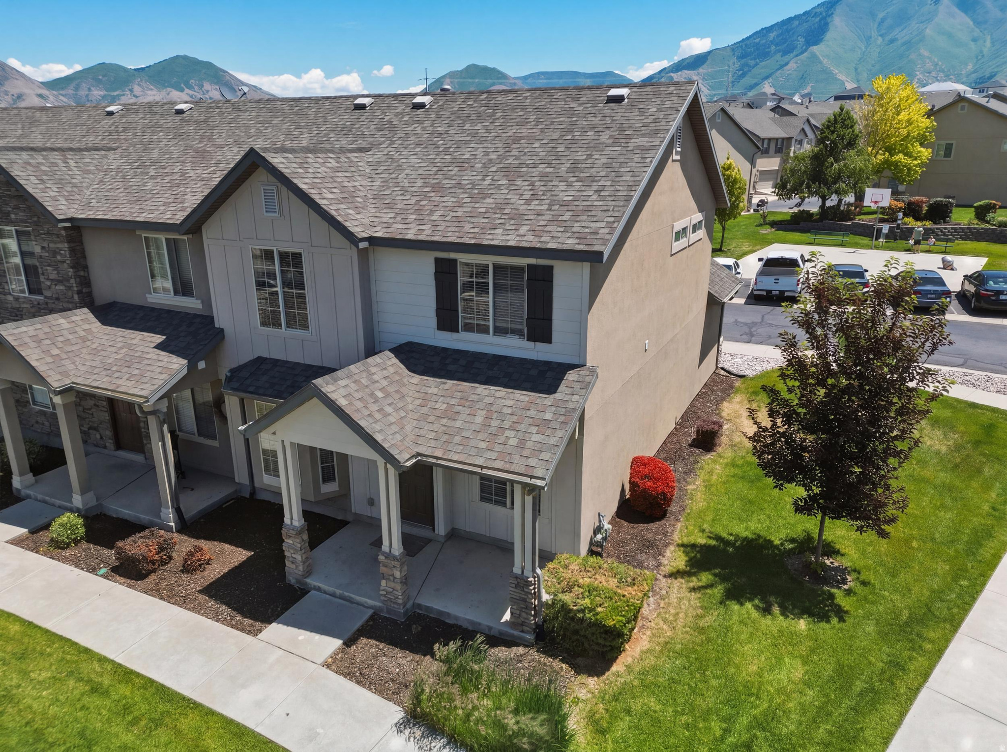 WHISPERING WILLOWS - Residential