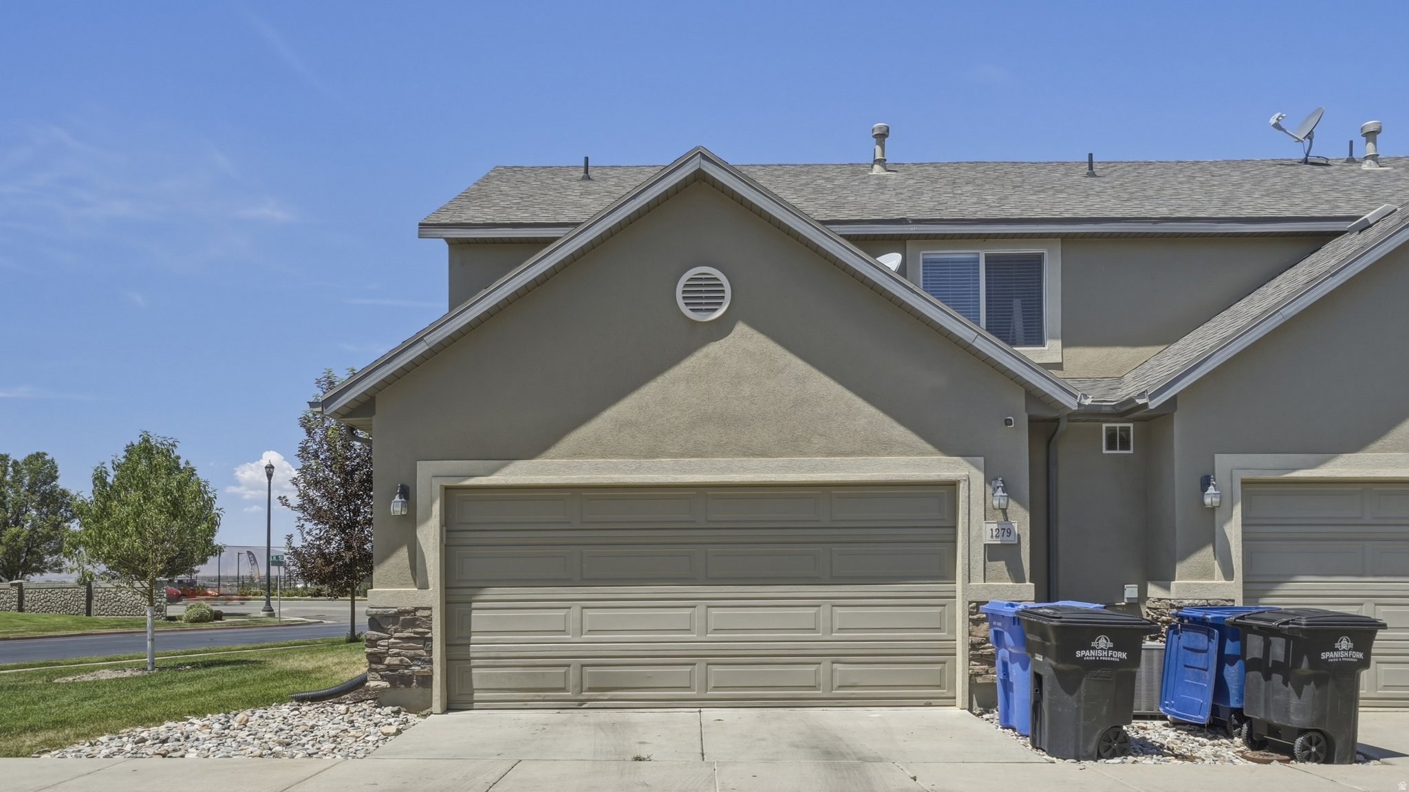 WHISPERING WILLOWS - Residential