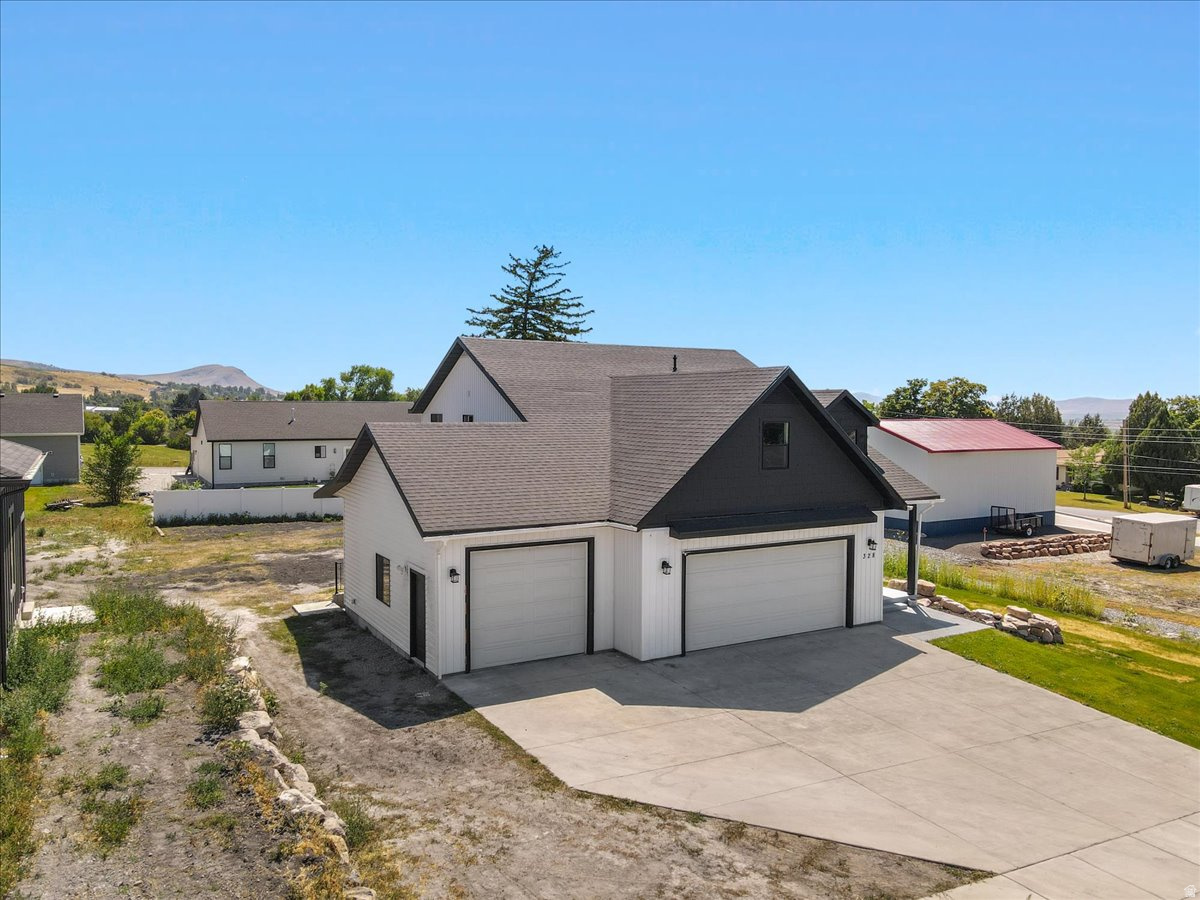 TRAVELLER LANE SUBDIVISION - Residential