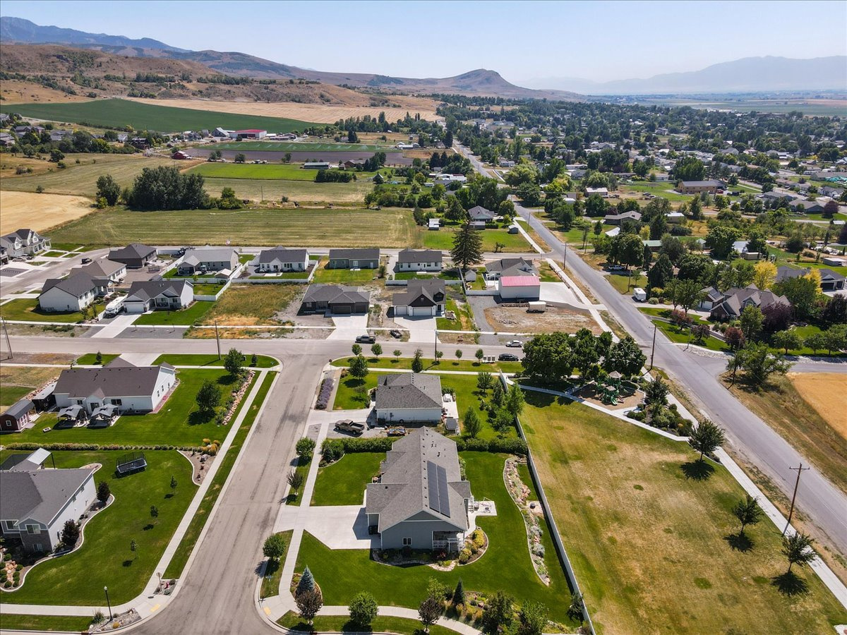 TRAVELLER LANE SUBDIVISION - Residential