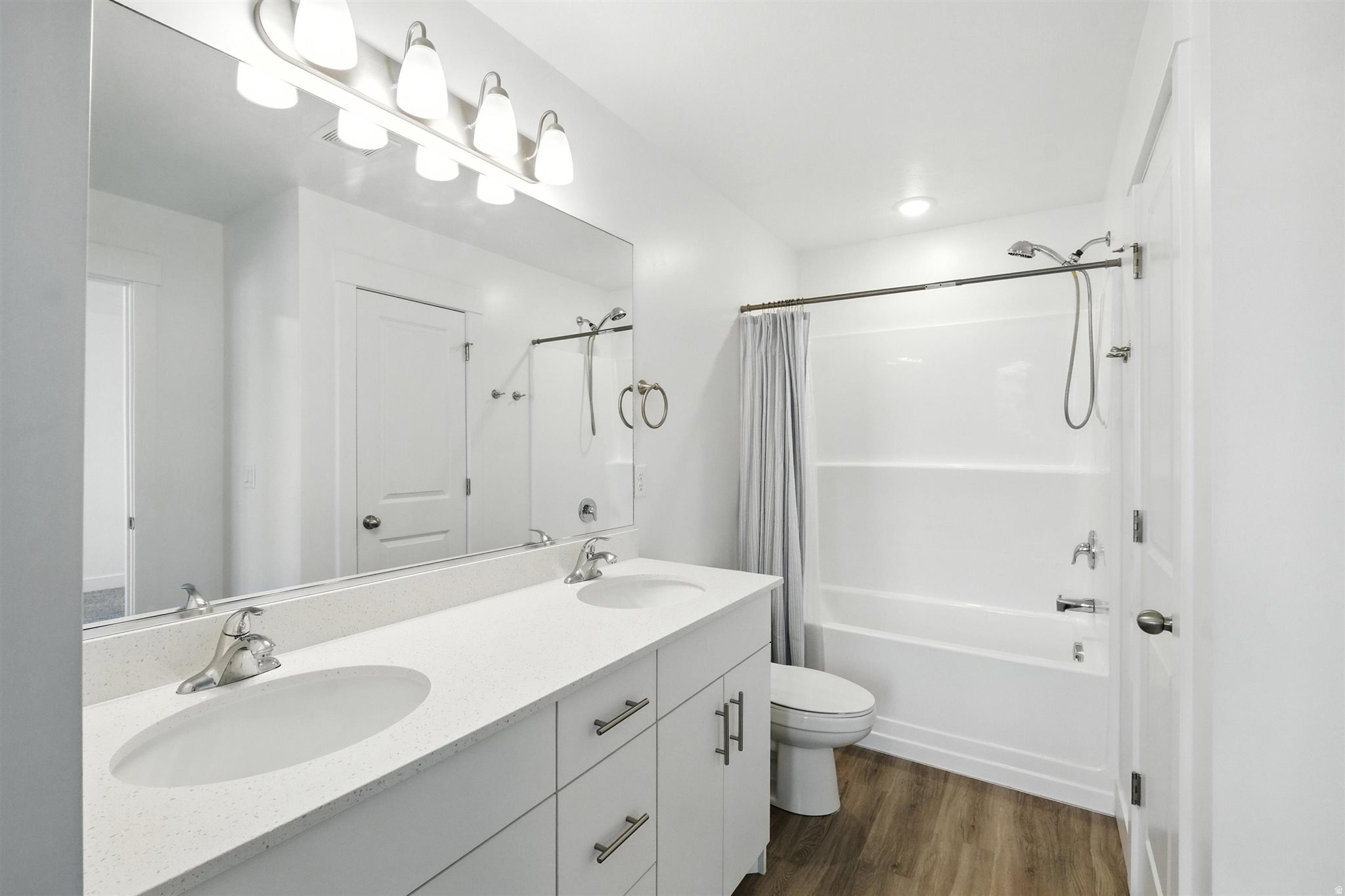 WOODMORE POINTE SUBDIVISION PHASE 4 - Residential