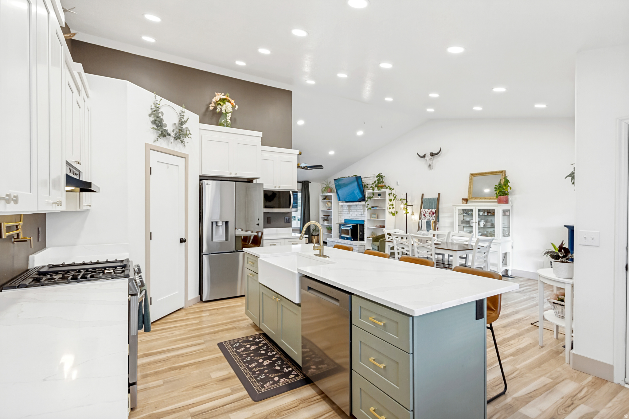 FAIRVIEW RANCHOS - Residential