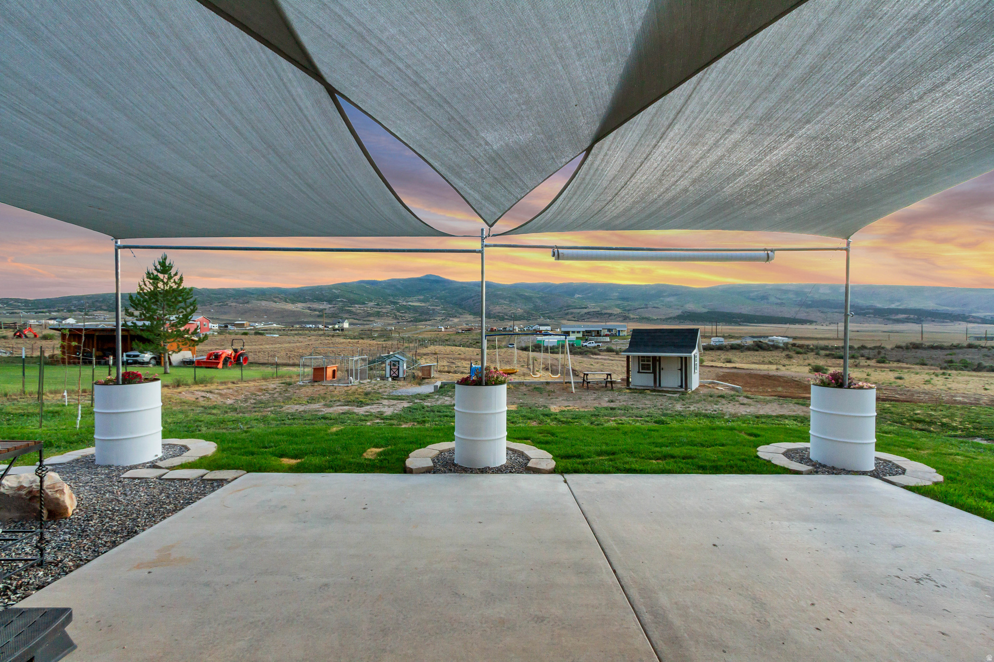FAIRVIEW RANCHOS - Residential