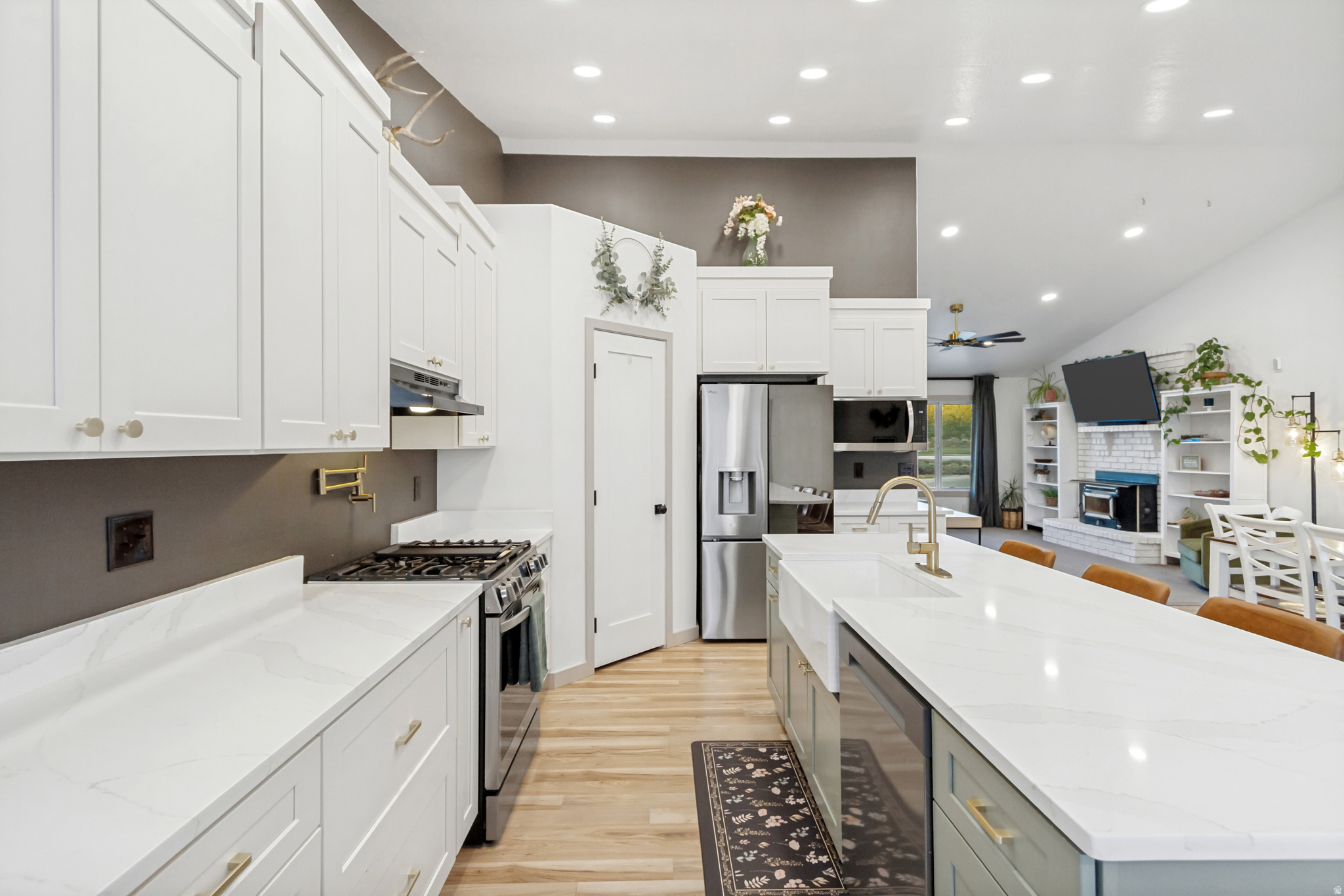FAIRVIEW RANCHOS - Residential