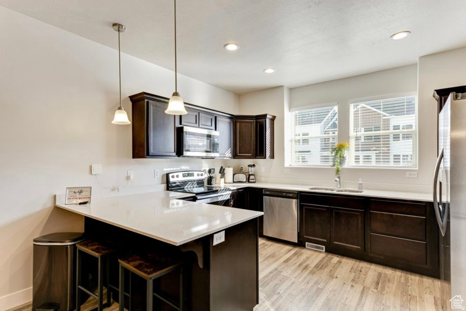 WILLOW POINT - Residential