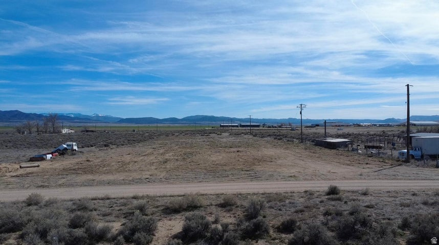 ESCALANTE VALLEY - Land