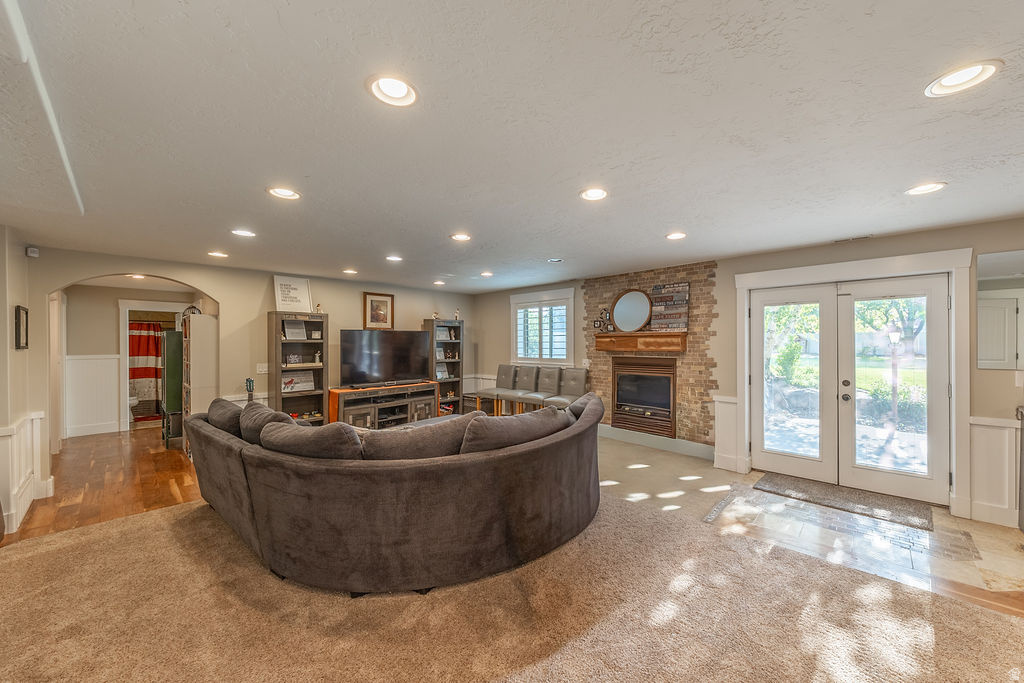 CANTERBURY CROSSING - Residential