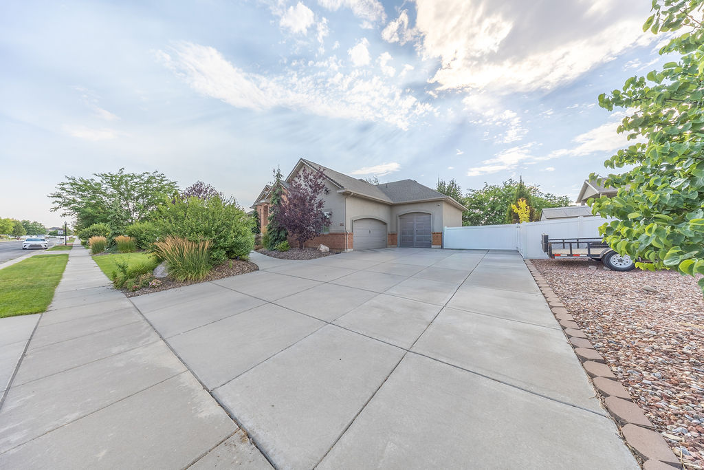 CANTERBURY CROSSING - Residential