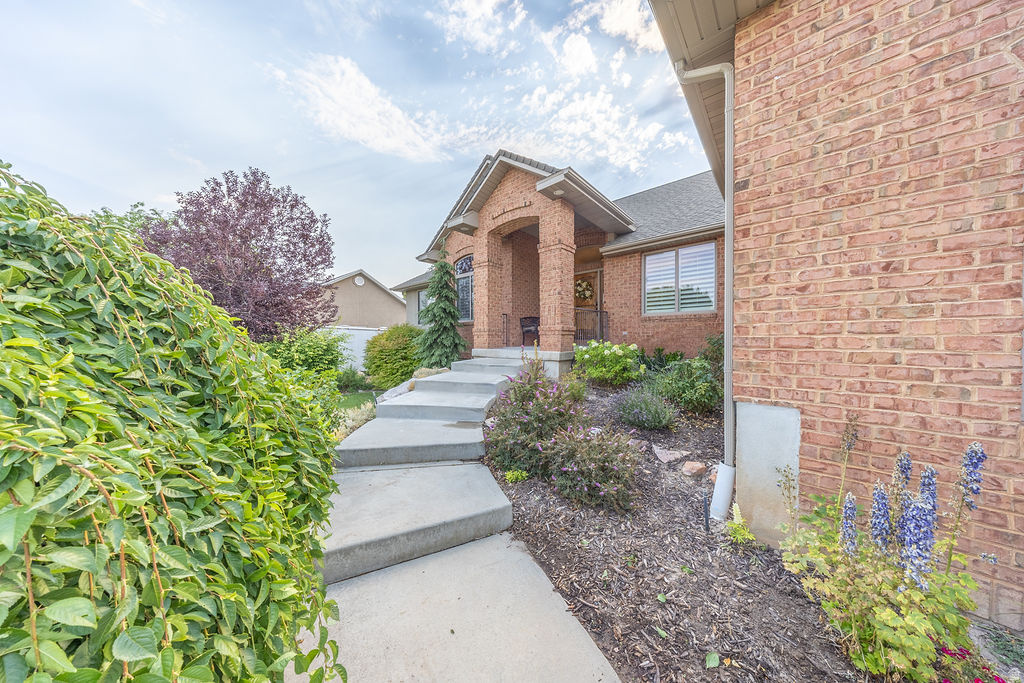 CANTERBURY CROSSING - Residential