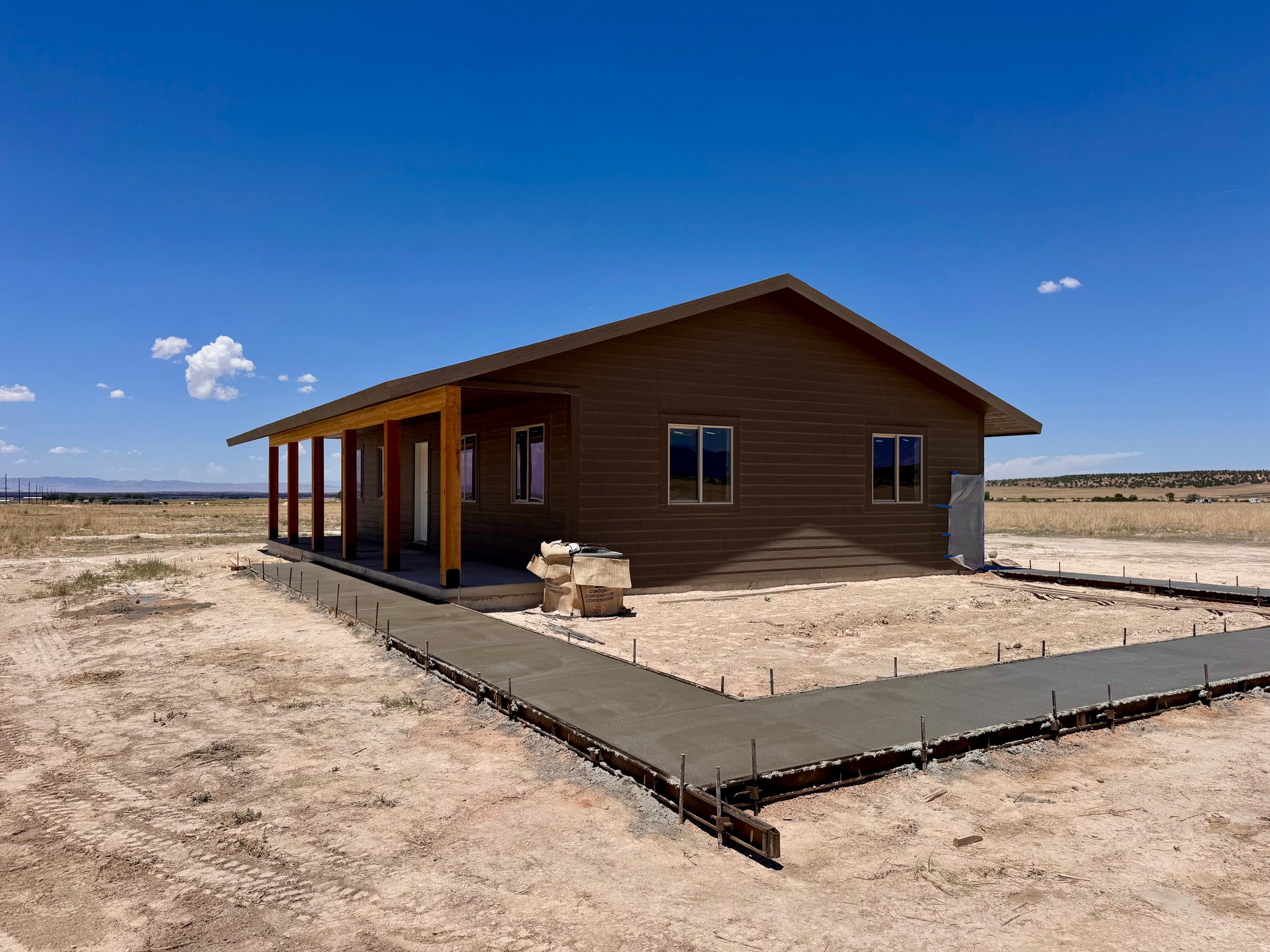 Brand New Home! 3 Bed/2 Bath new construction with beautiful craftsmanship inside and out. Single level living, out in the country! Large 2.2 acre lot in the area between Fillmore & Flowell. Includes 1 acre foot of underground water rights, serviced by a shared well. Pictures will be updated as areas are finished. Lot measures 165' frontage x 660' deep.