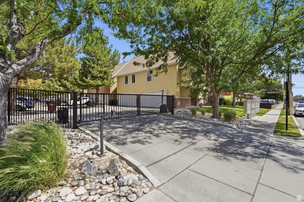 OLD MILL COURT - Residential