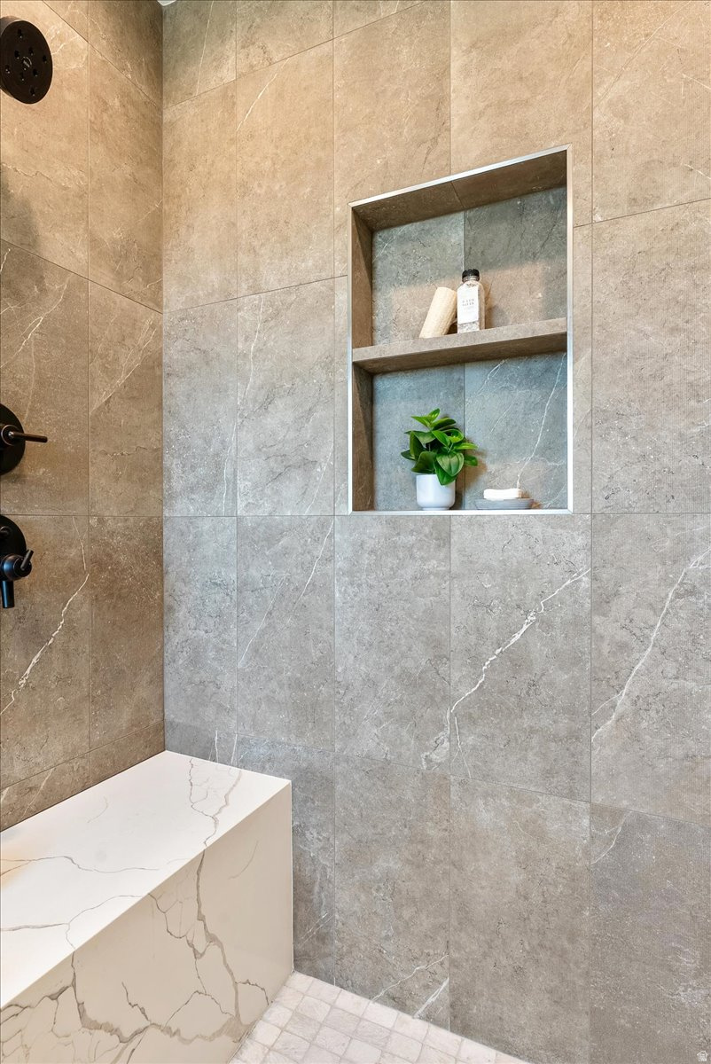 CENTER POINTE TOWNHOMES - Residential