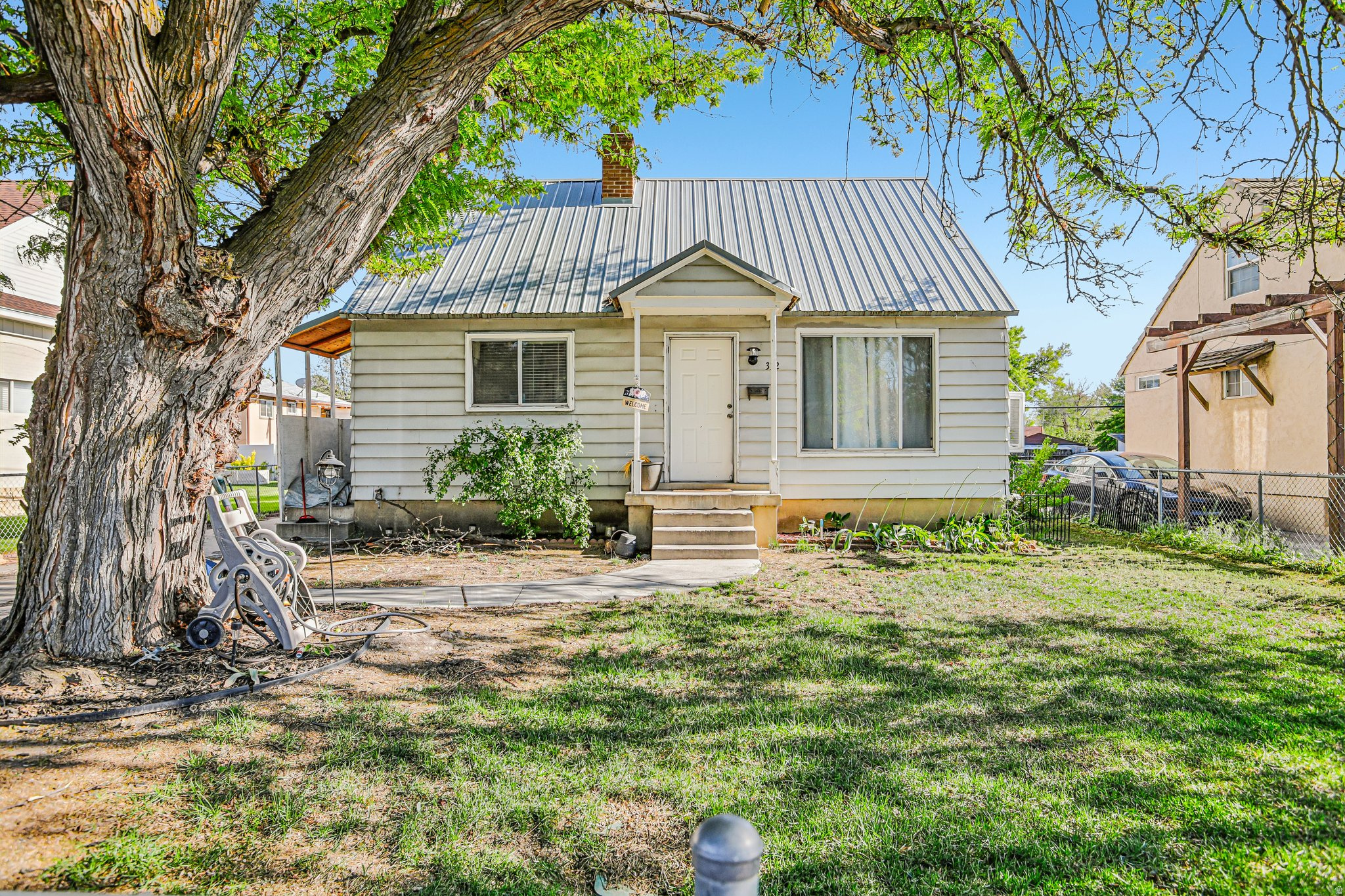 **Open House Sat May 9th from 9:00 am -11:00 am Finding 5 bedrooms at this price is almost unheard of in American Fork. This move-in ready home offers over 2,000 sq ft of living space with incredible flexibility for growing families, multi-generational living, or future investment potential. At just $425,000, the value and price per square foot stand out immediately. Plus, the basement offers future possibilities to add a second bathroom and create a separate entrance for a potential apartment setup. Whether you're looking for space, value, or opportunity - this home checks the boxes.