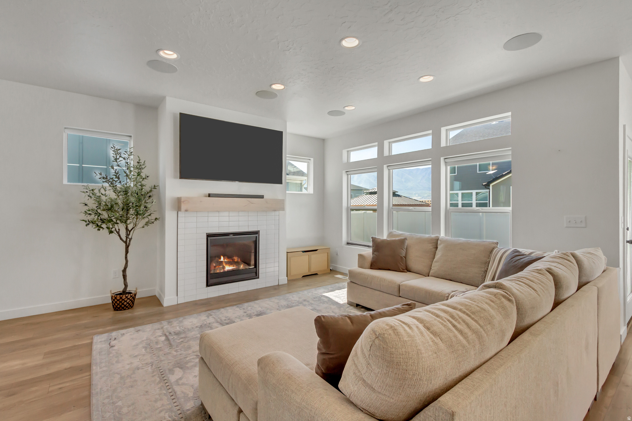 ARROWHEAD PARK - Residential