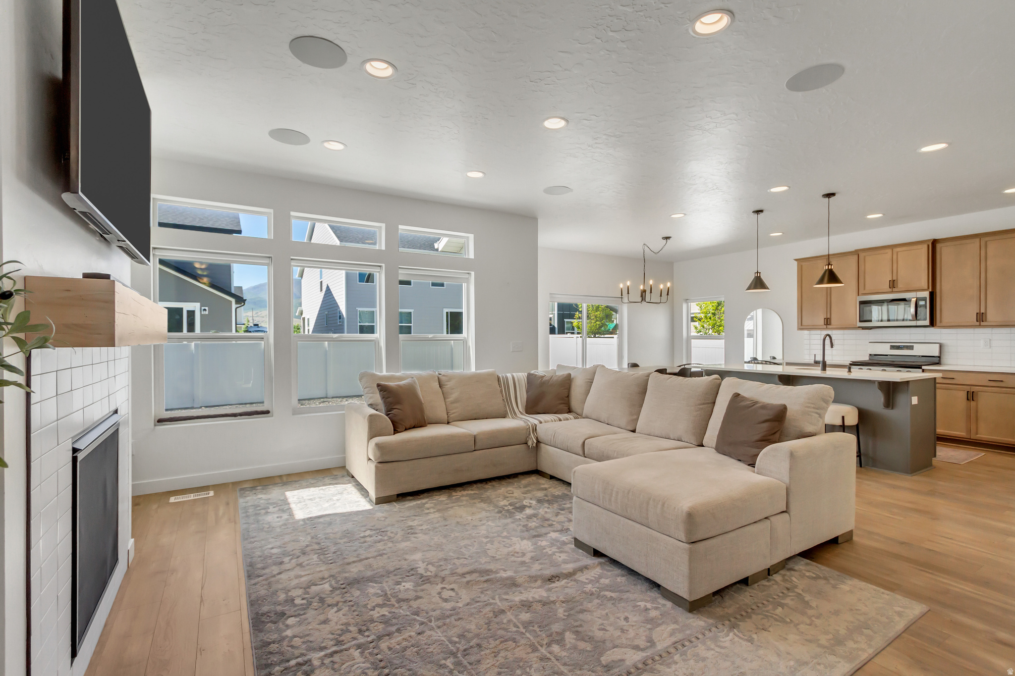 ARROWHEAD PARK - Residential