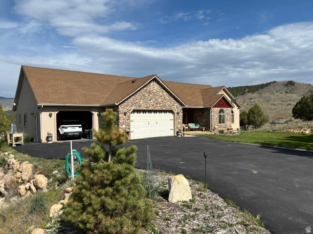 EAGLE'S LANDING - Residential