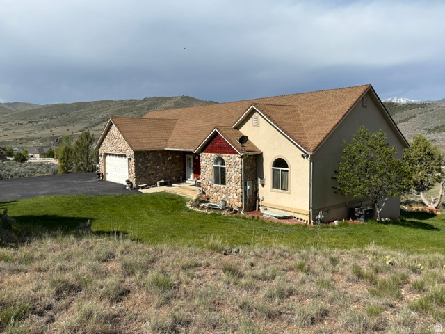 EAGLE'S LANDING - Residential