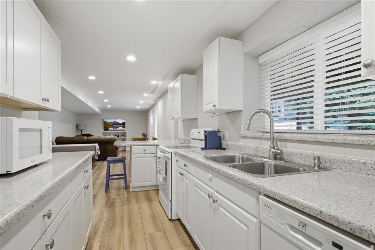 OAK GROVE AT HIDDEN VALLEY - Residential