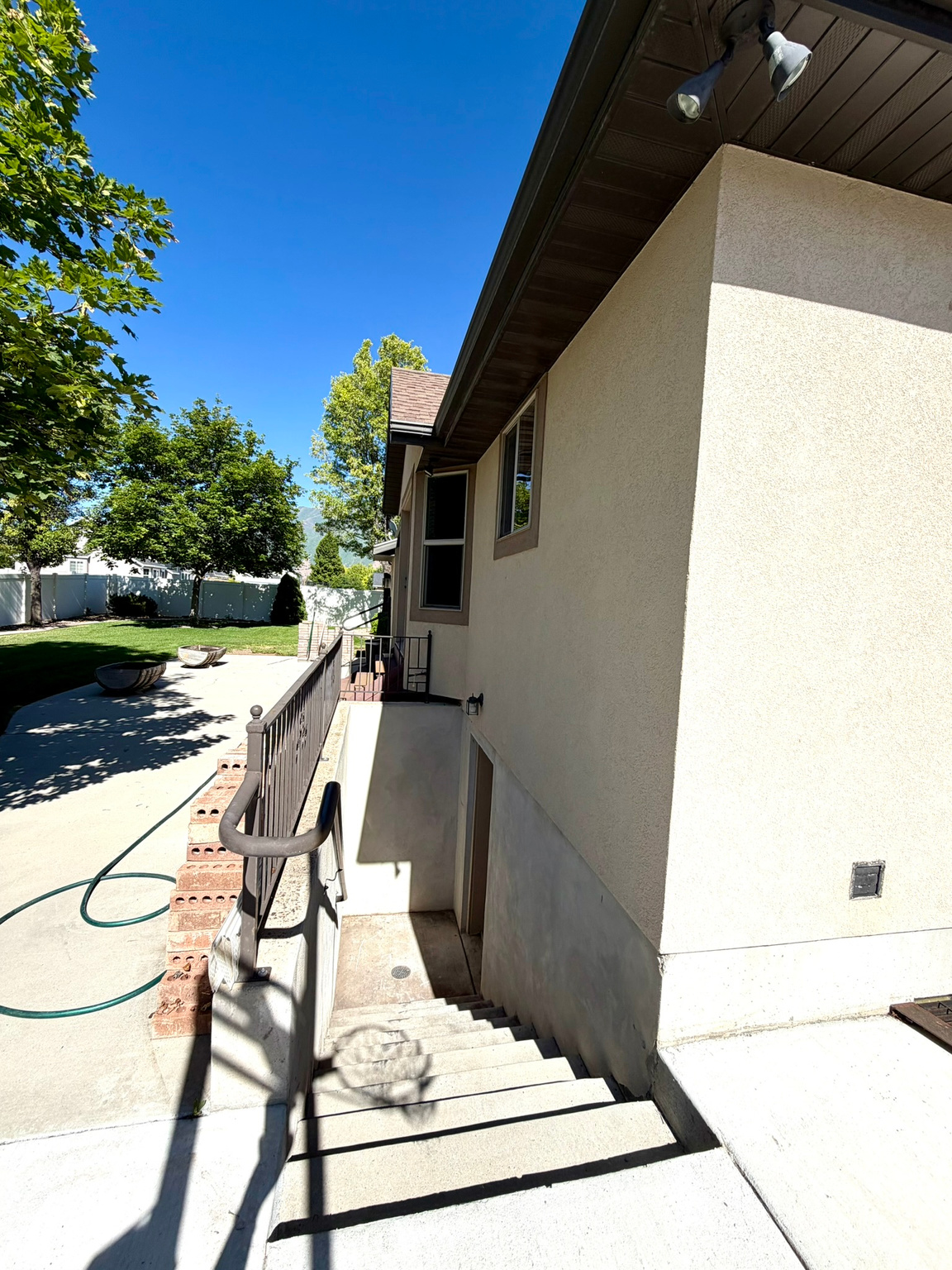 HOLLOW HEIGHTS - Residential