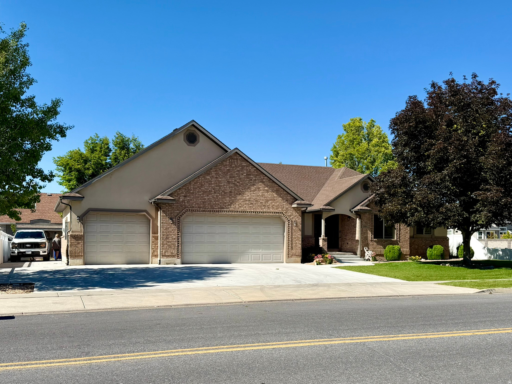 HOLLOW HEIGHTS - Residential