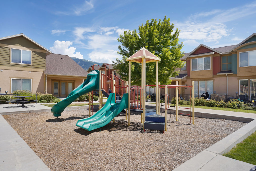 FARMINGTON CROSSING - Residential