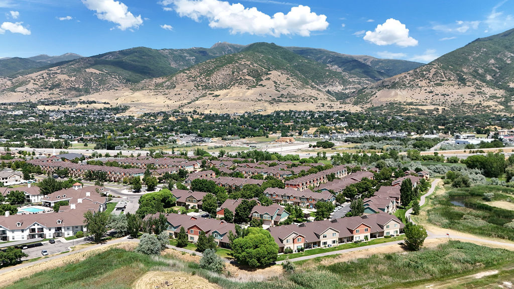 FARMINGTON CROSSING - Residential