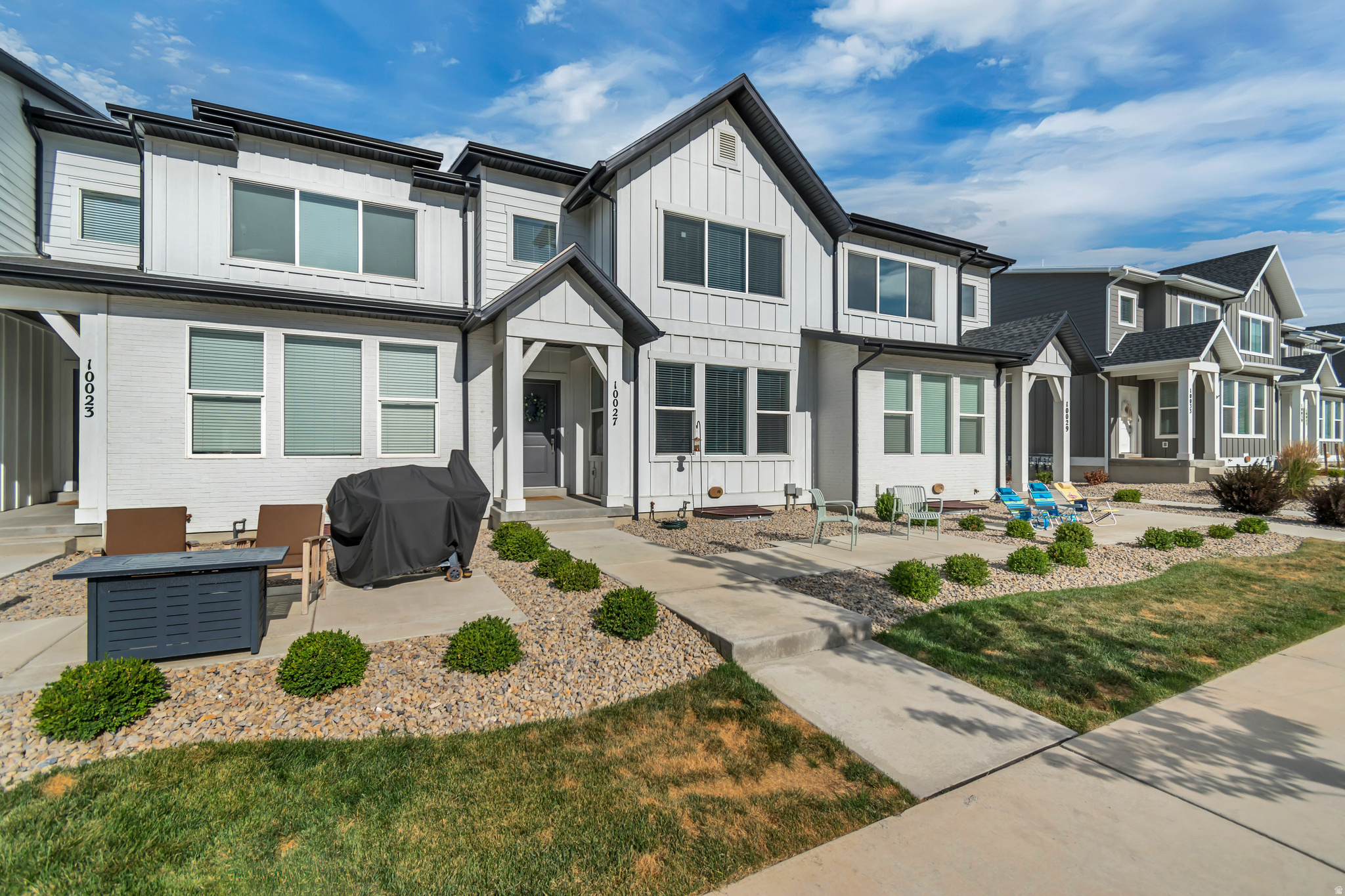 Priced to sell! Prime location in prestigious Highland. Close to schools, shopping and restaurants. A fantastic community full of energy and fun! With Community areas, Ridgeview Park, and pickleball courts, a block away! Within minutes, you can walk to beautiful Highland Glenn or American Fork canyon! The best views in the Valley of Mt. Timpanogos are right from your front patio!  This home is a perfect set up! With an amazing layout and floor plan. It has a large master suite, bathroom with double vanity and a spacious walk in closet. The upstairs loft can be used as a common or play area. The open concept kitchen and family room make this a perfect home for entertaining and being together! Don't miss out on this one!