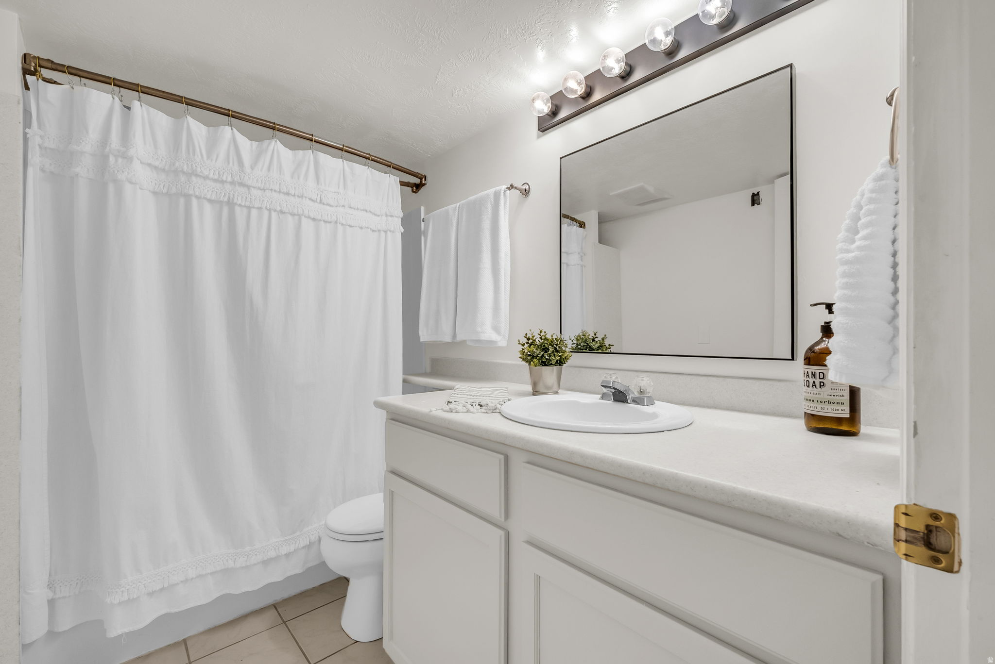 CEDAR CREST - Residential