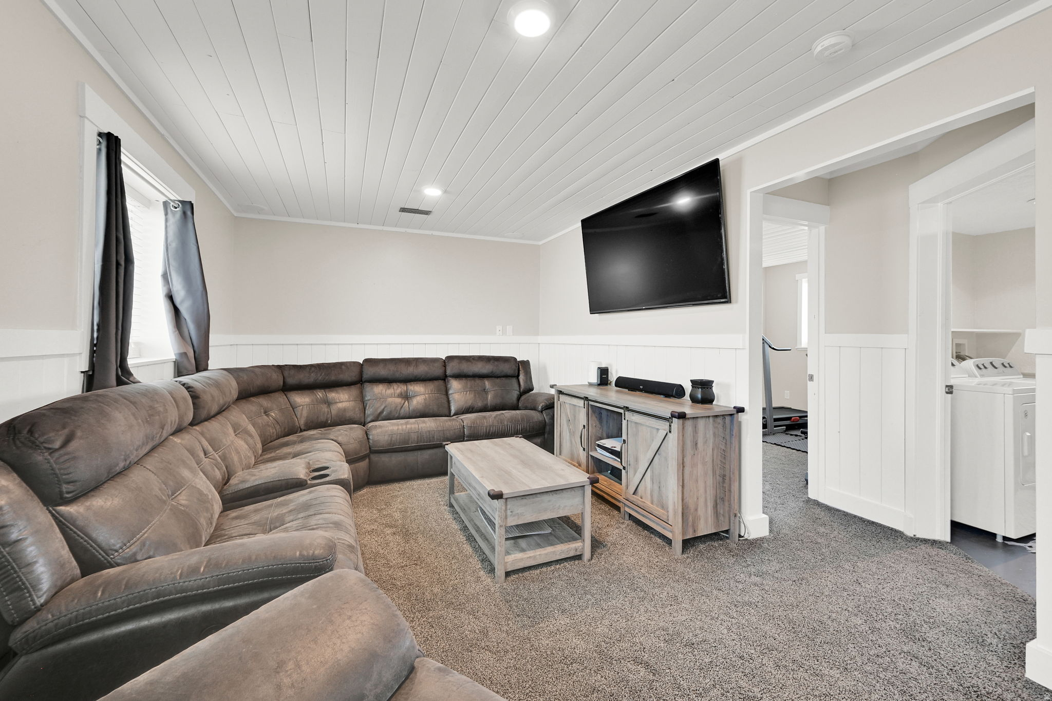 COUNTRY MEADOW ESTAT - Residential