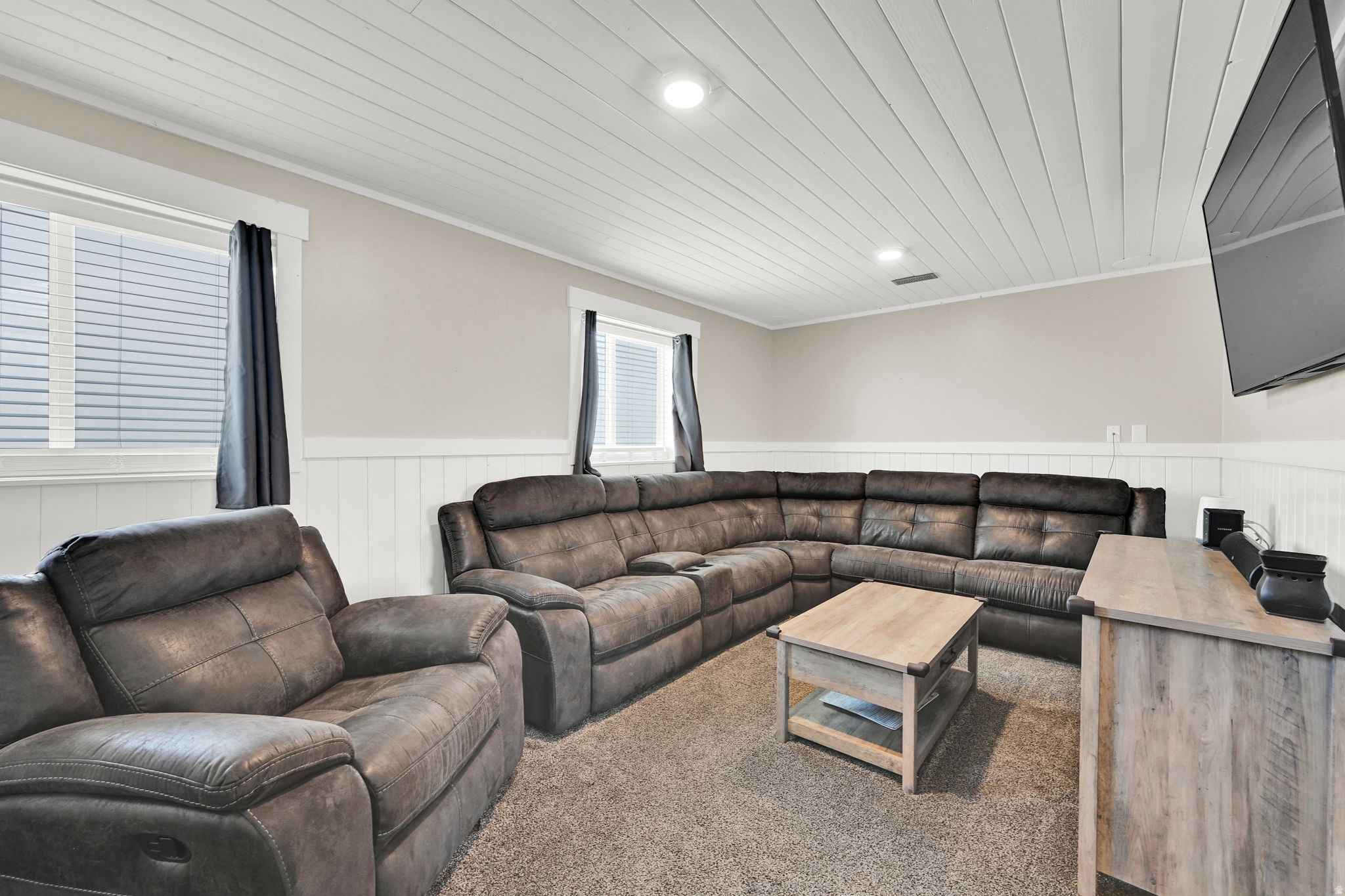 COUNTRY MEADOW ESTAT - Residential