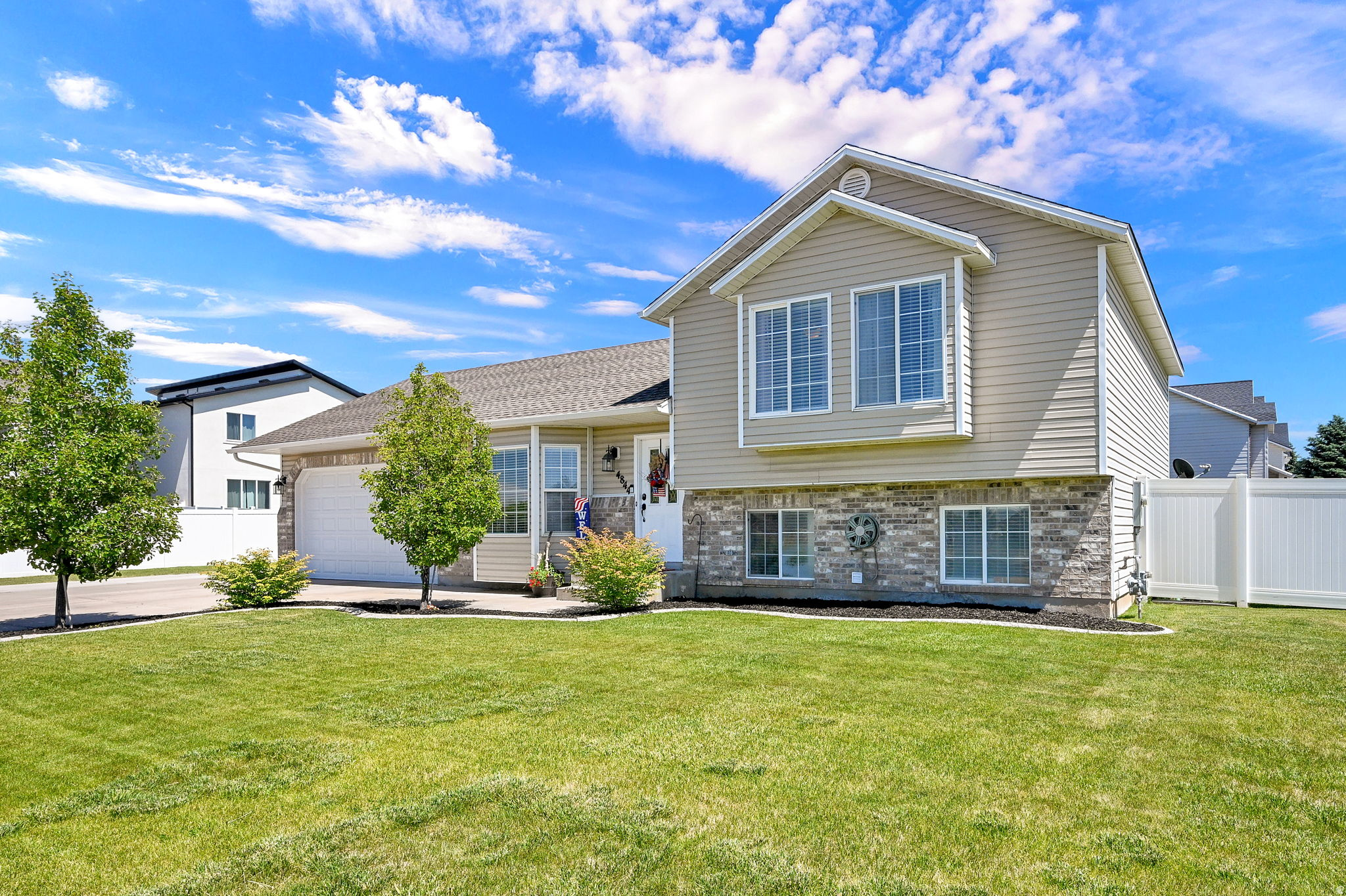 COUNTRY MEADOW ESTAT - Residential