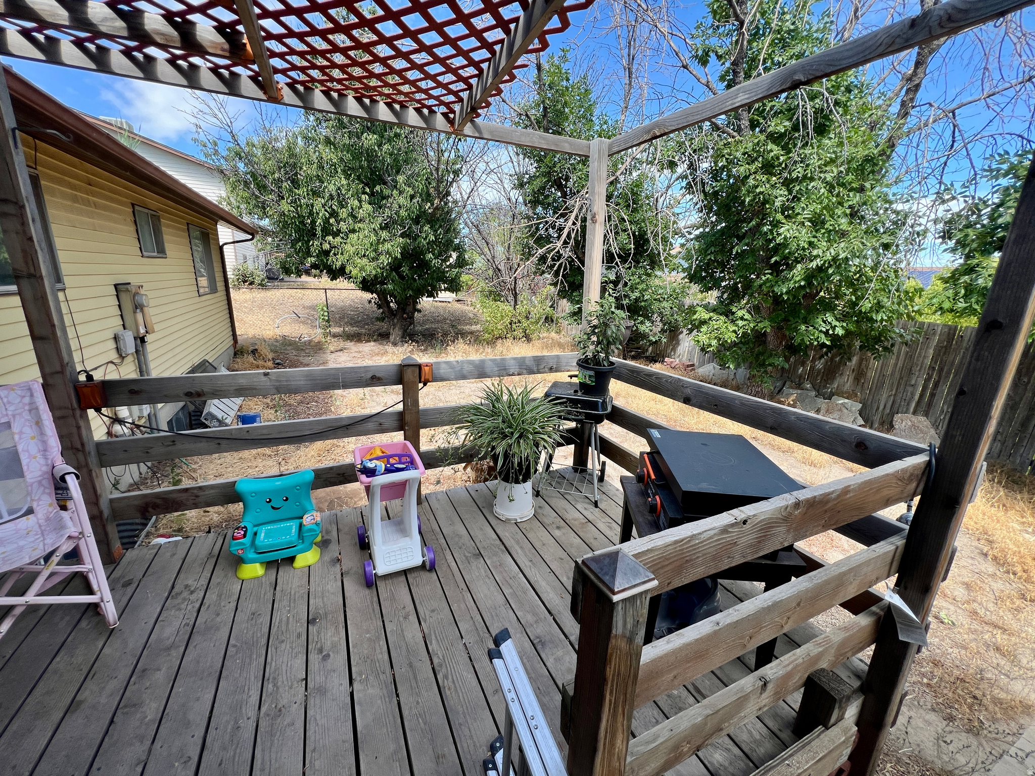 MOUNTAIN MEN ESTATES - Residential
