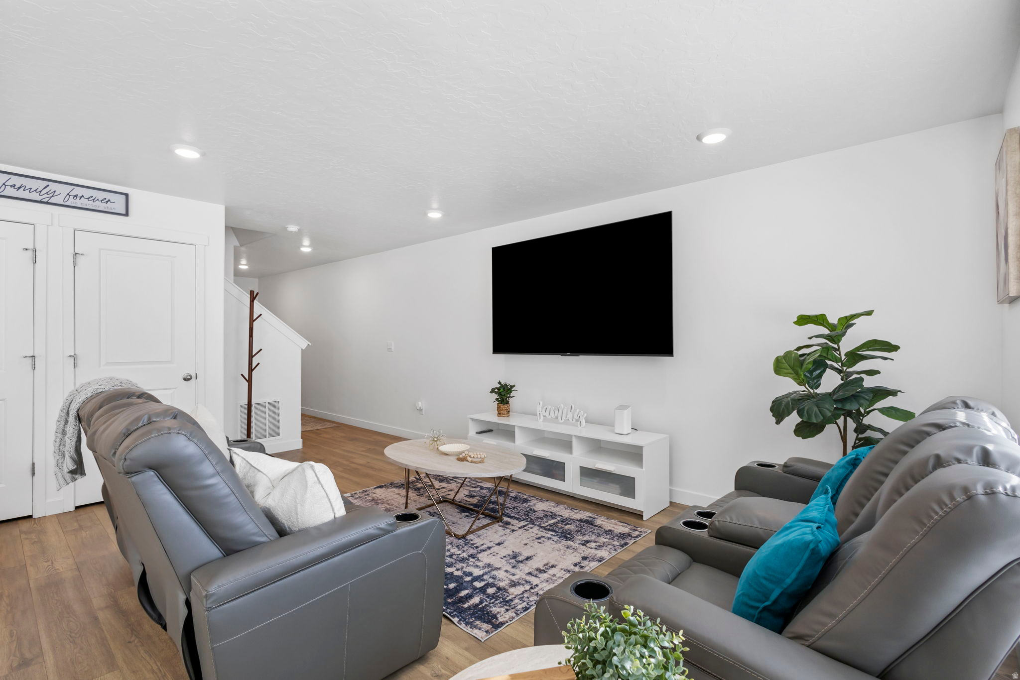 SPRING RANCH - Residential