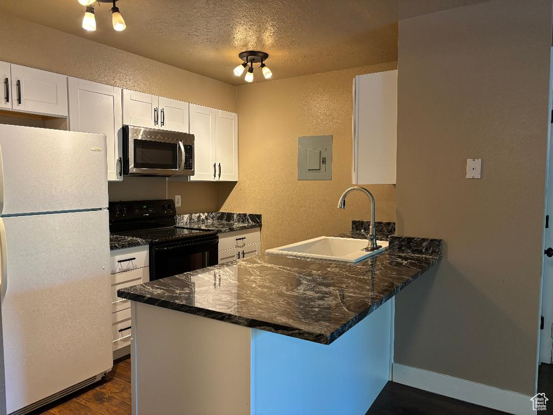 WATERSIDE CONDMN - Residential