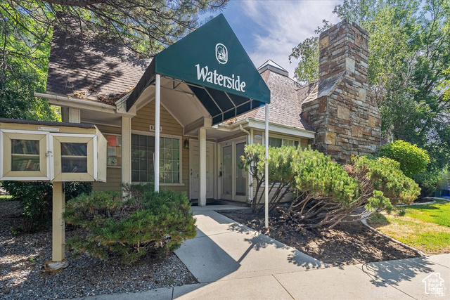 WATERSIDE CONDMN - Residential
