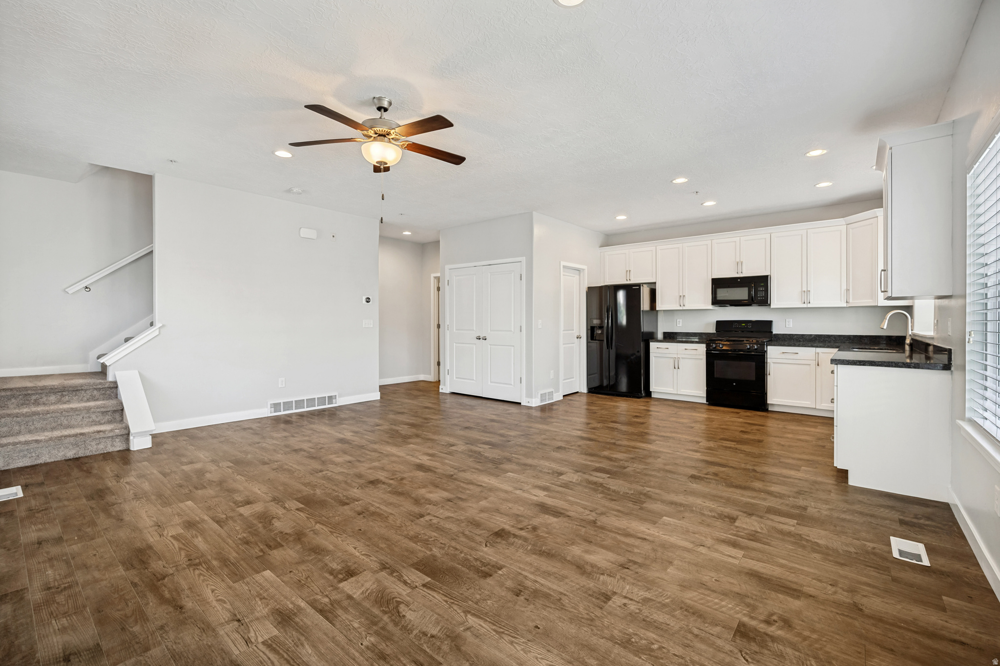 YOSEMITE  PARK LOFTS - Residential