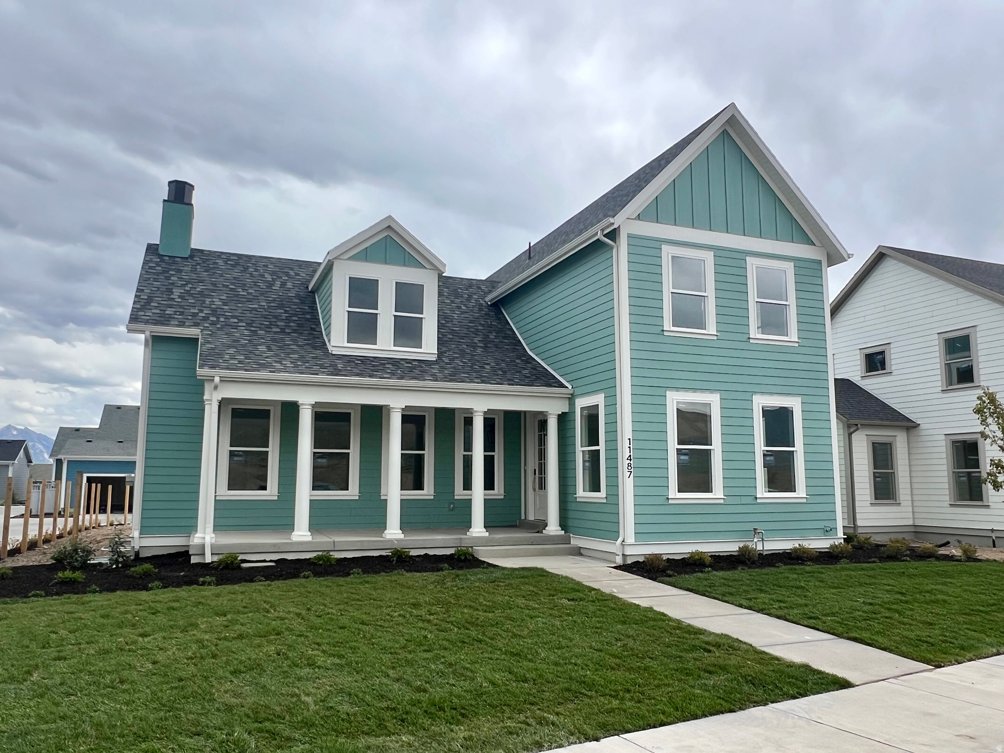 *Rates as low as 2.99% For a limited time only. Contact agent for details. Located in Daybreak's Cascade Village. Walking distance to parks and the new Water Course. Featuring a large open floor plan with two story vaulted family room ceiling.