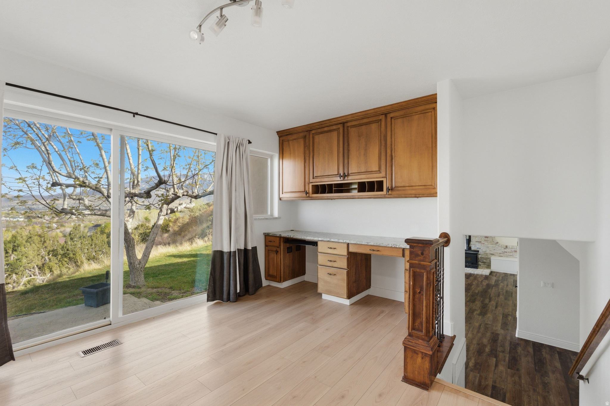 CEDAR HILLS - Residential