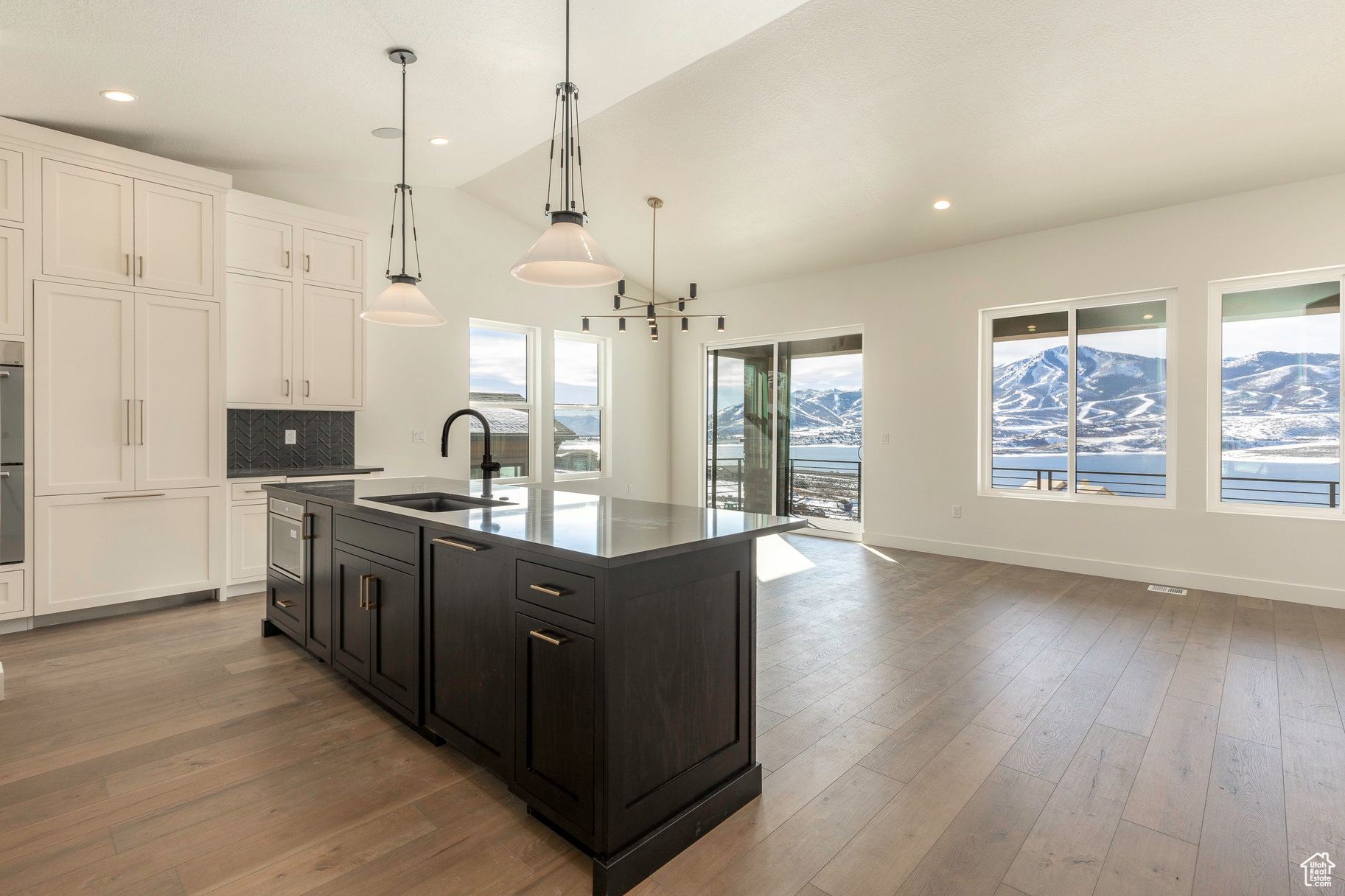 LAKE VIEW ESTATES - Residential