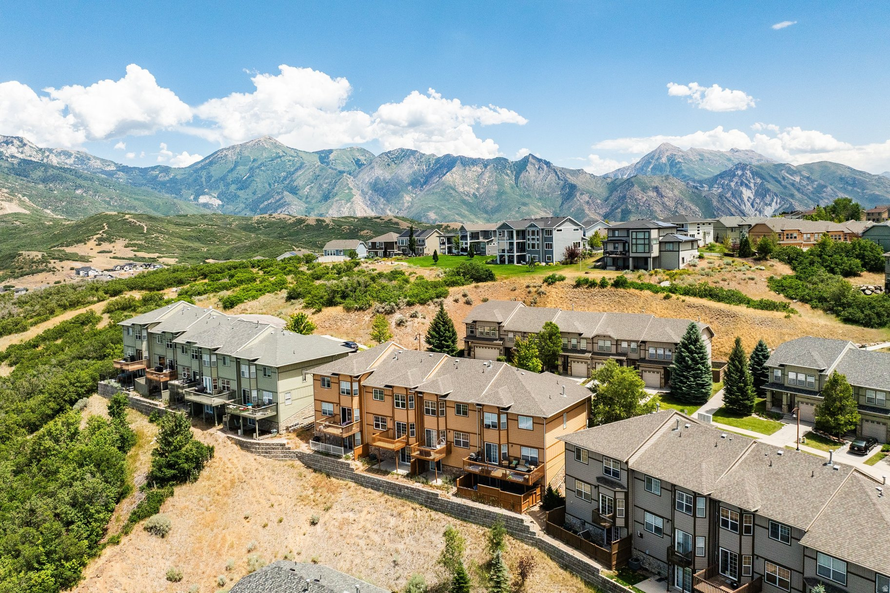 STONELEIGH HEIGHTS AT SUNCREST PHASE 1 - Residential