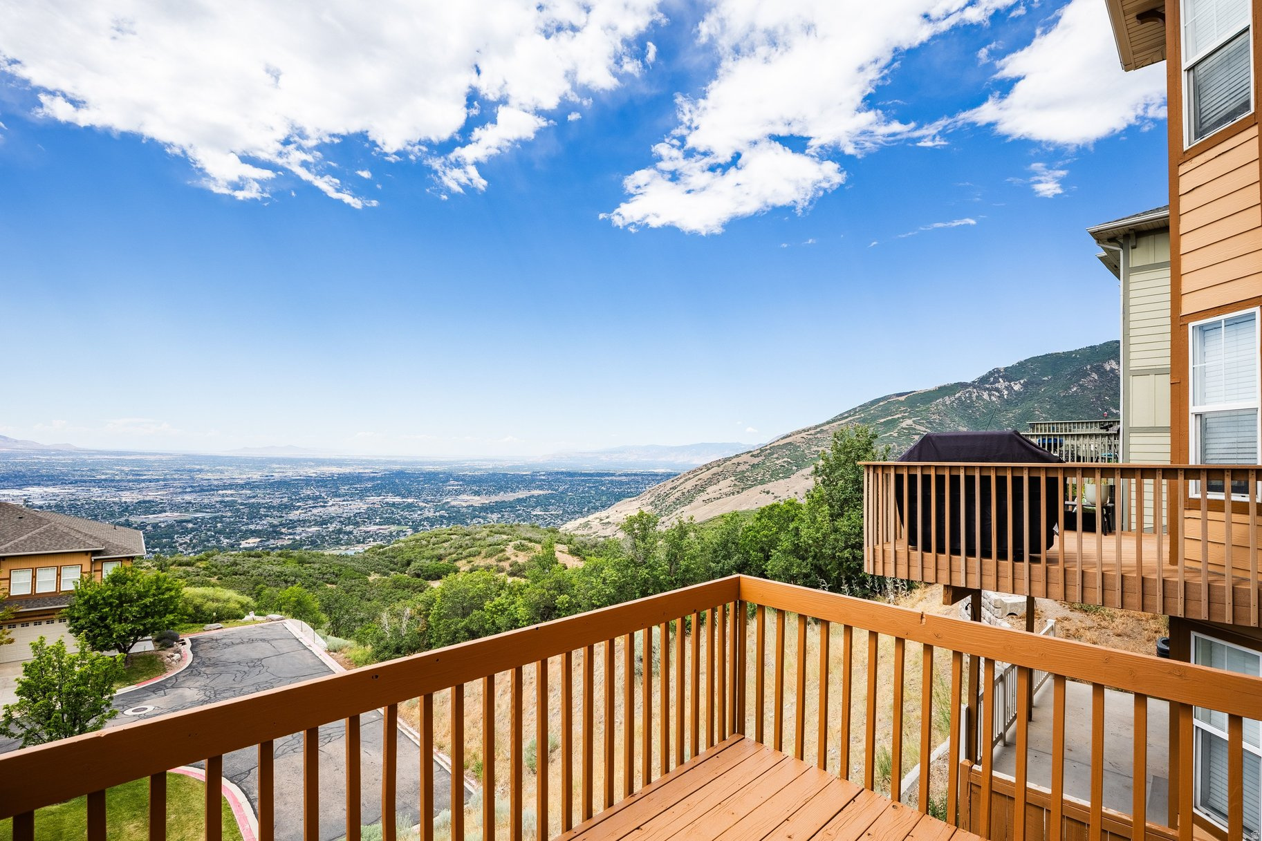 STONELEIGH HEIGHTS AT SUNCREST PHASE 1 - Residential